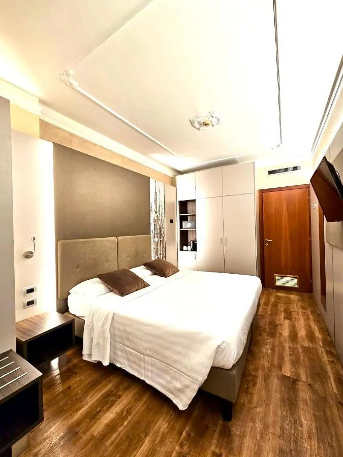 Hotel Mythos Milano 3*,  Italien