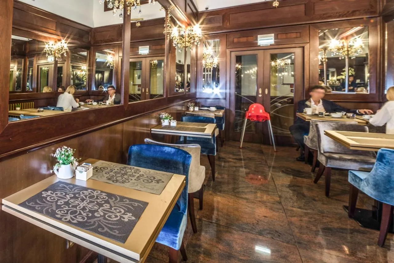 Hotel Mythos Milano 3*,  Italien