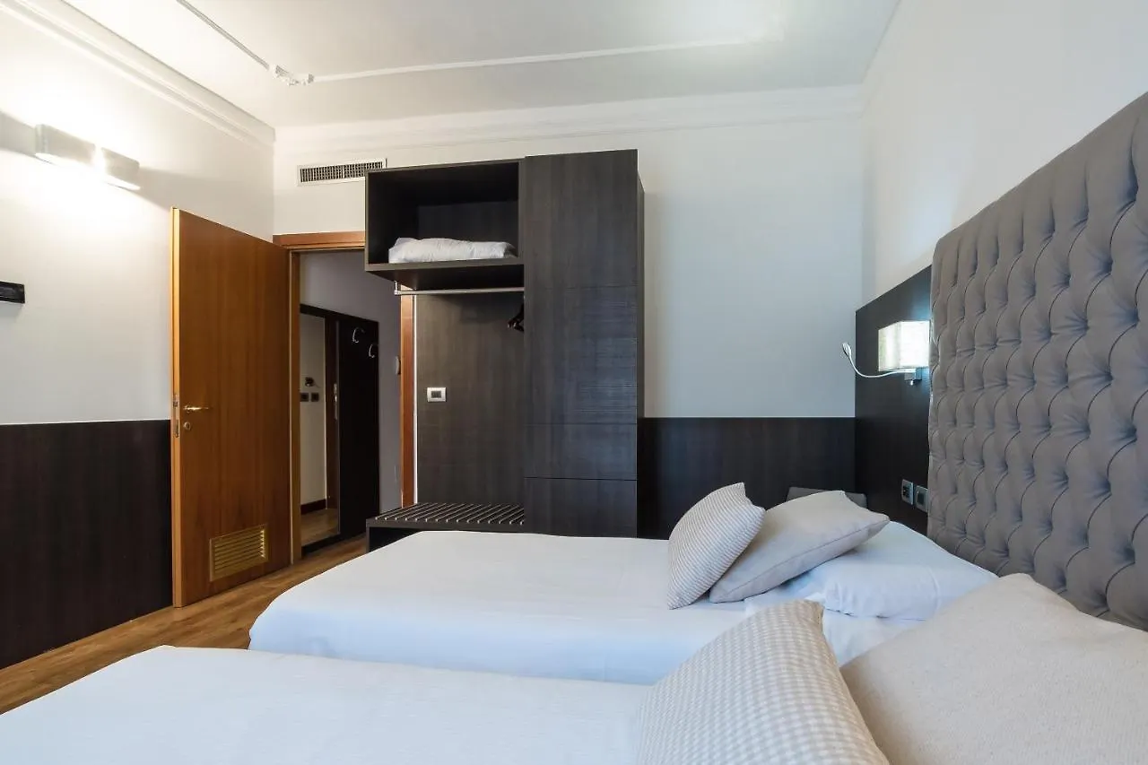 Hotel Mythos Milano 3*,